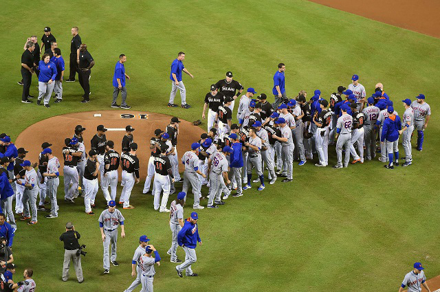 Marlins and Mets honor Jose Fernandez